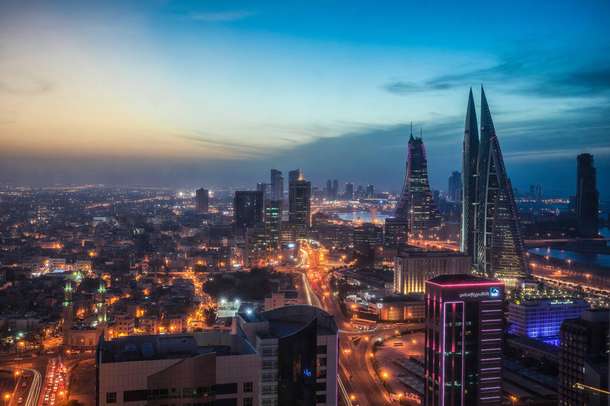 Marvel at the stunning beauty of Bahrain Skyline at night