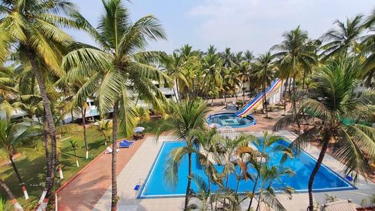 Coconut Ivy Resort Image