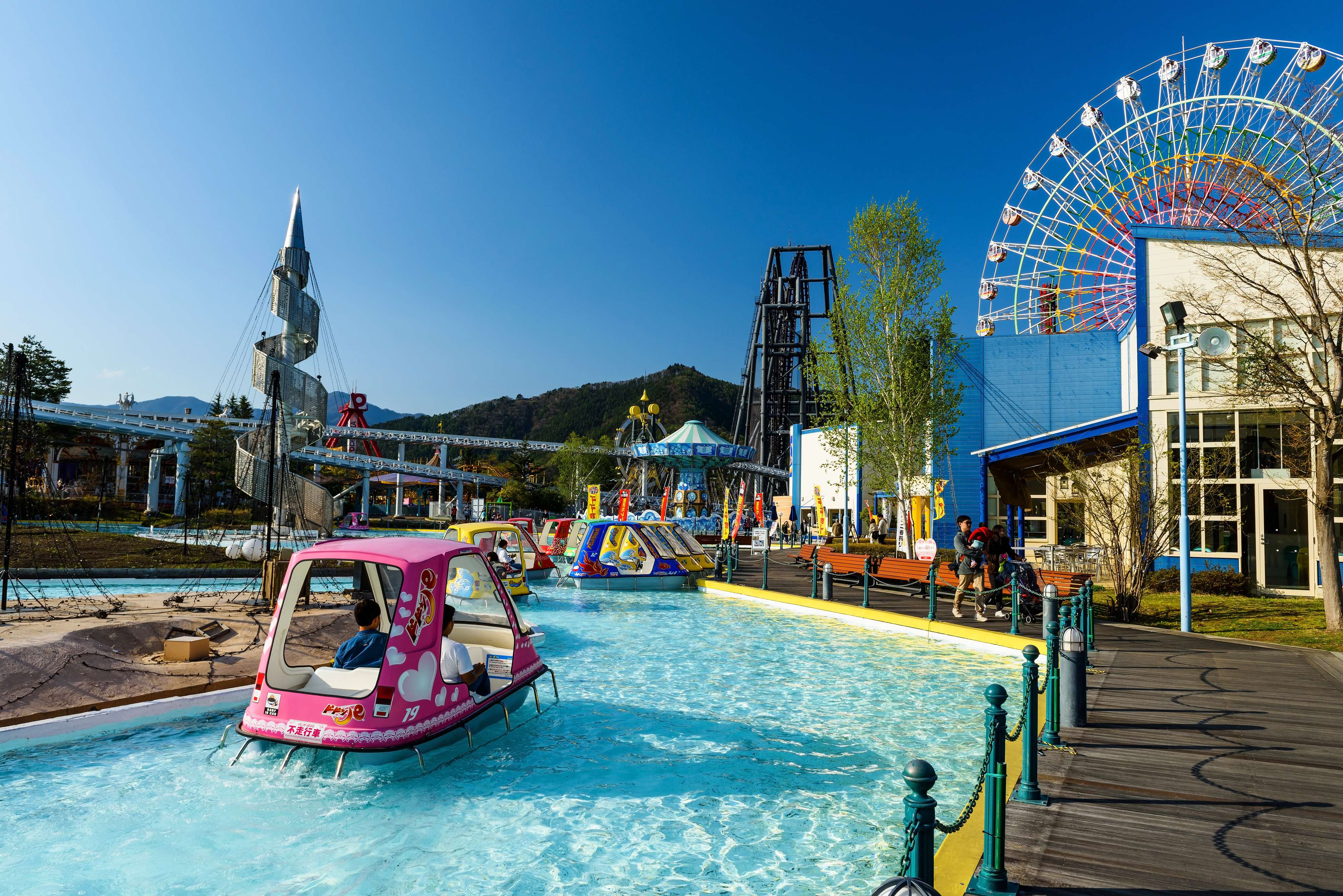Try out the water rides at the Fuji Q Highland