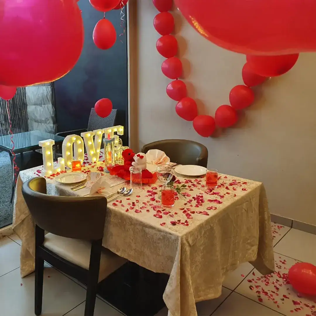 Book Lovey Dovey Dining in Mumbai