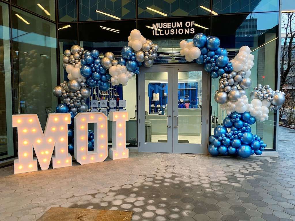 Visit Funky World of Illusion in Philadelphia 