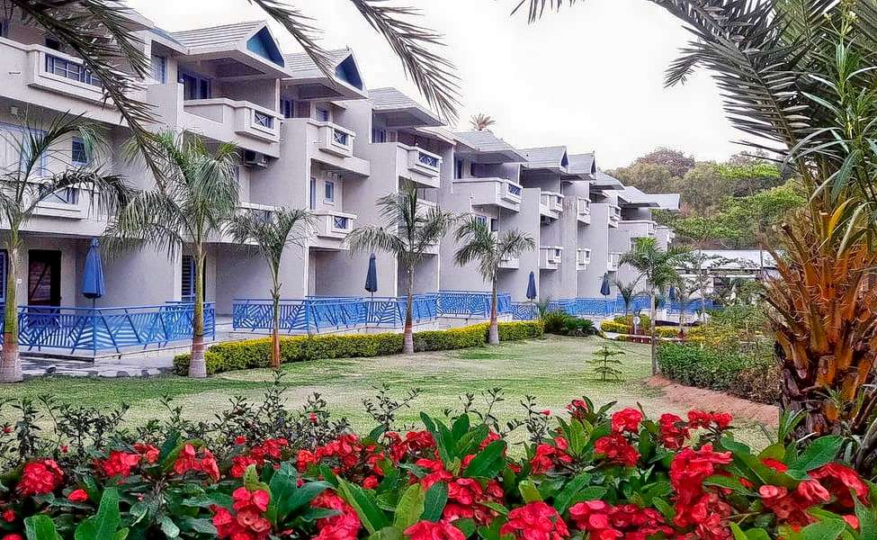  Exterior image of the resort