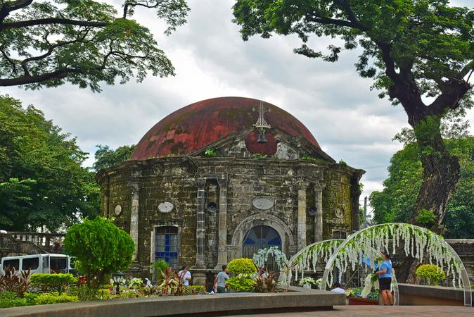 Paco Park And Cemetery