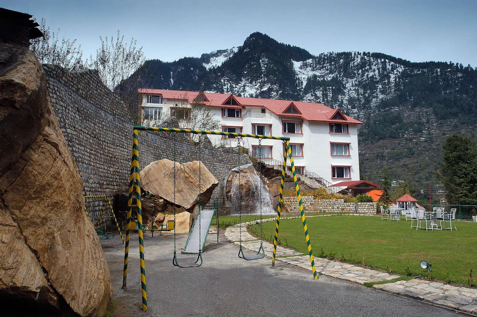 Apple Country Resort Manali Image