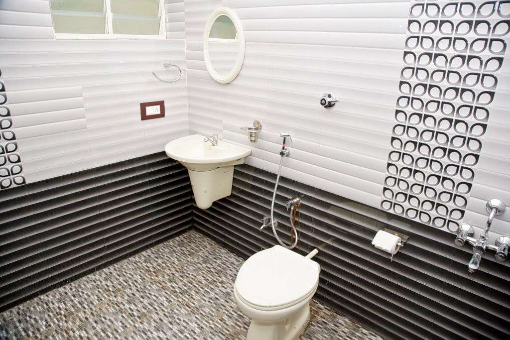 Valley View Tree House Stay Near Chikmagalur Image