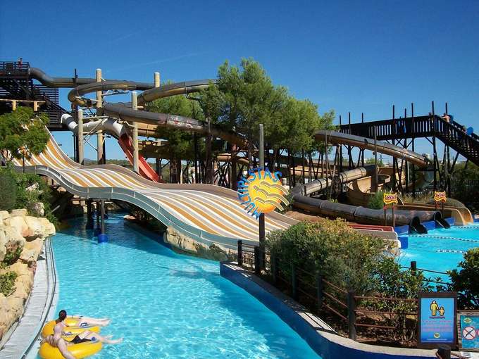 Have a relaxing time at lazy river in Western Water Park