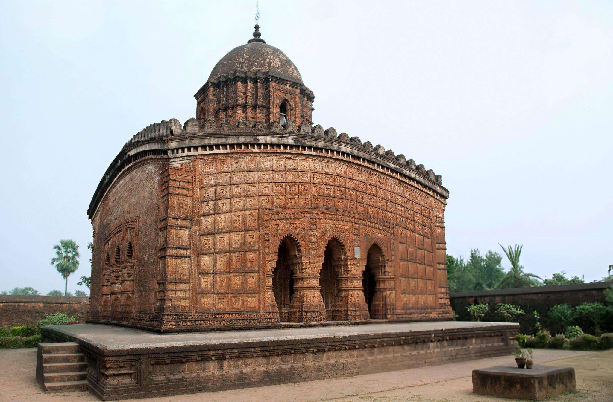 Step into the ancient Madan Mohan Temple, dedicated to Lord Krishna during your 2-day & 1-night trip