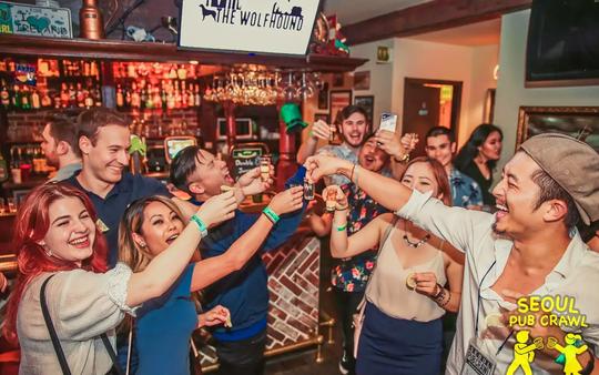 Seoul Pub Crawl Experience Image