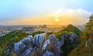 Usg2bw76gl741p5gg7izaysni925 shutterstock 369258062