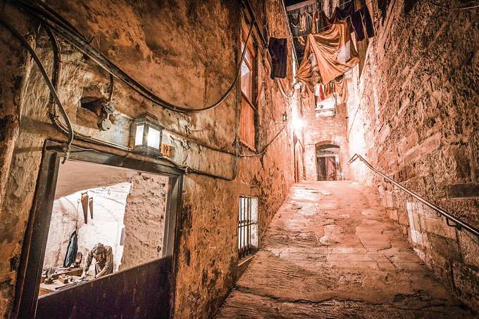 Visit Real Mary Kings Close and travel back in time to the 17th century