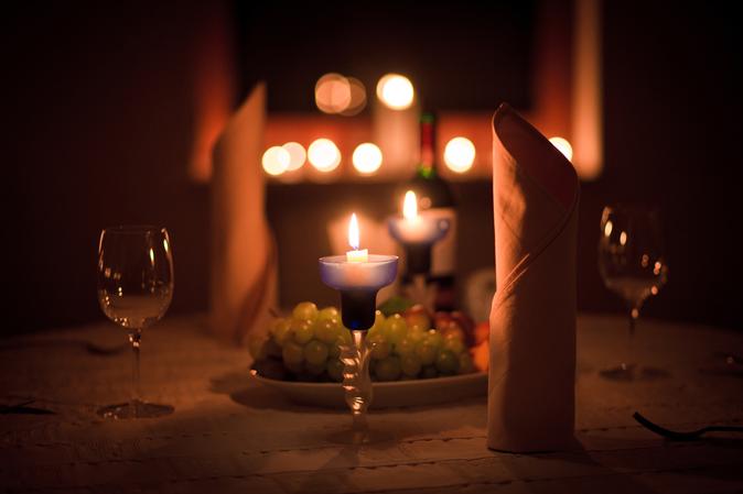 Enjoy an amazing candle light dinner in Mumbai 
