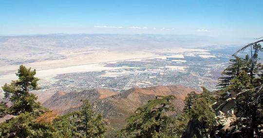 Desert Hills Premium Outlet Shuttle Tour from Los Angeles Image