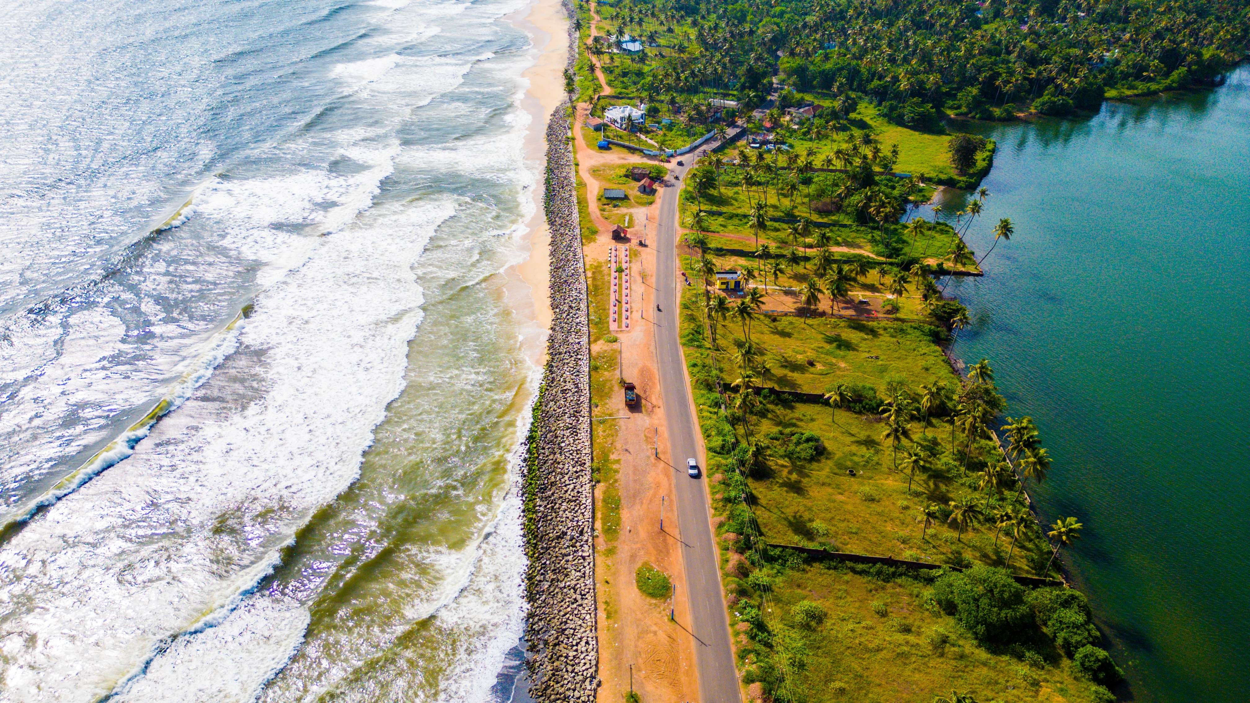 Admire beauty of Varkala, a scenic coastal city of Kerala