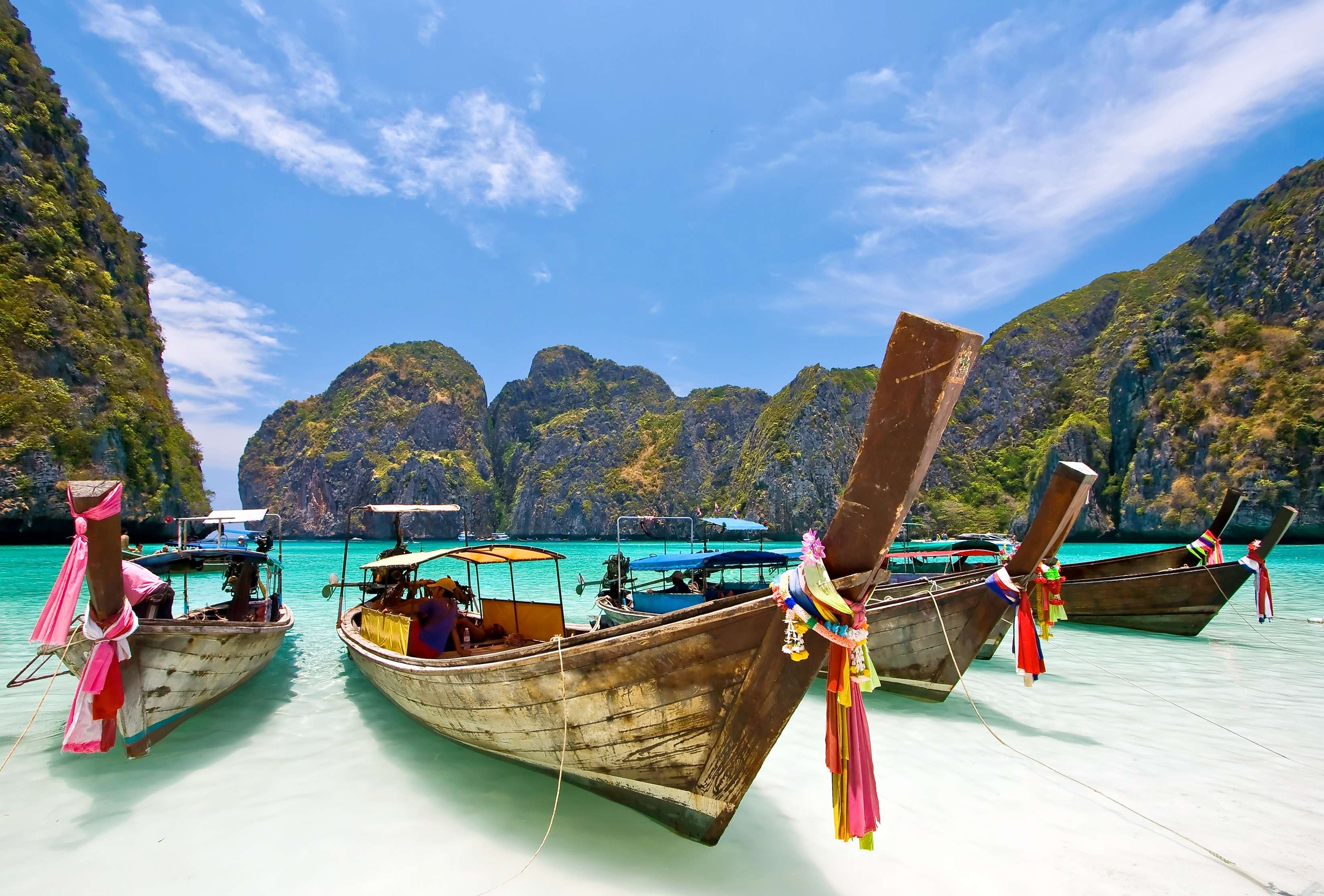 Take a tour to Phi Phi Islands on a long tail boat