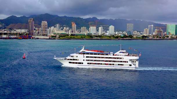 Pacific Star Sunset Buffet and Show Cruise in Oahu