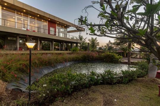 A Luxurious Villa On Backwater Of Gangapur Dam, Nashik Image