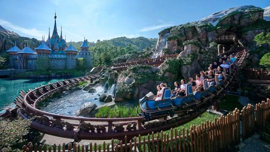 Hong Kong Disneyland 1 Day Tickets with Premier Access Image