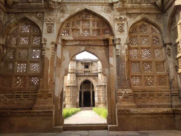 V9rjb4m91g2bv6p64pliao2jzmeu shutterstock 1839656977