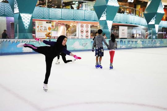 Sunway Pyramid Ice Skating Image