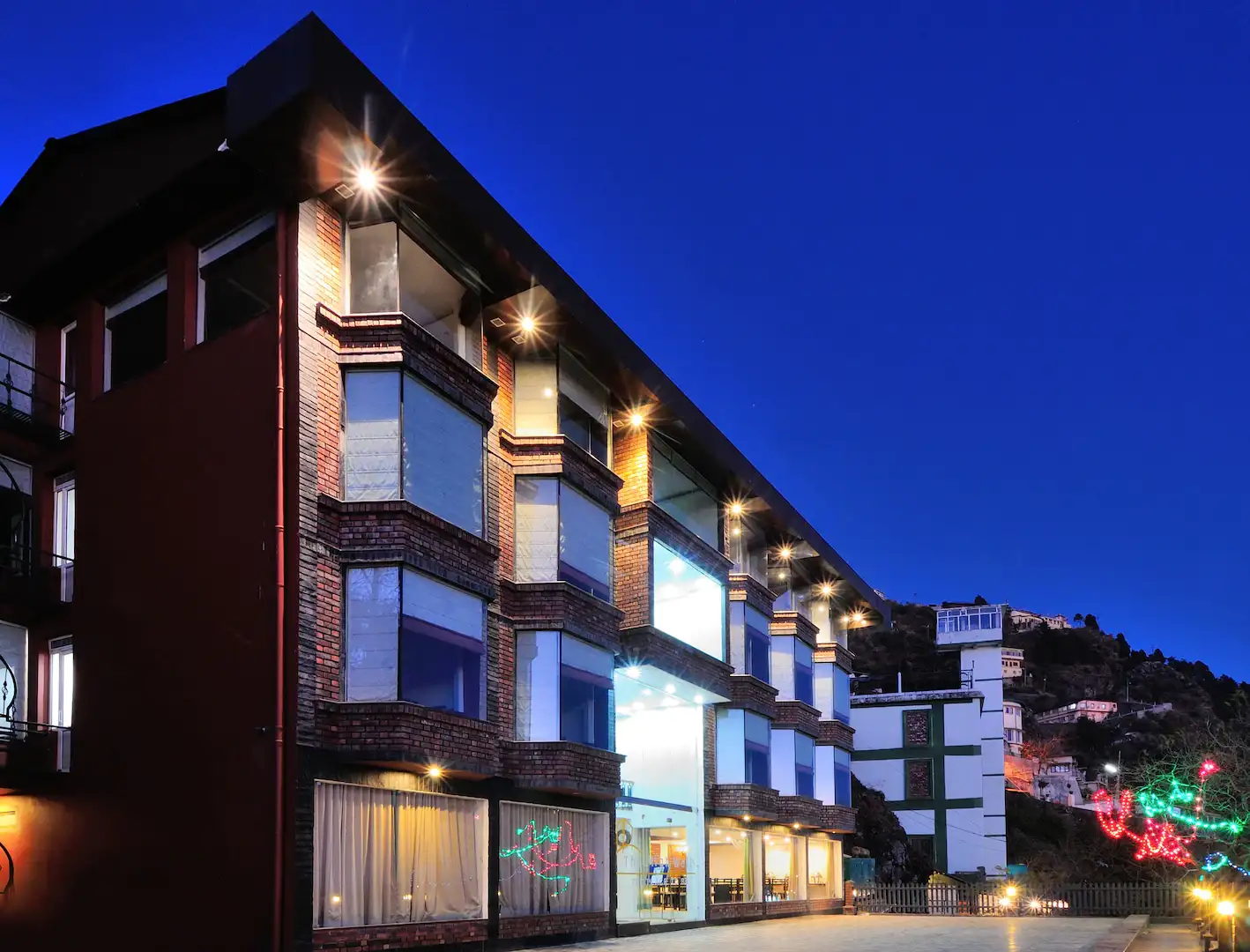 Amara Hill Queen, Mussoorie | Luxury Staycation Deal