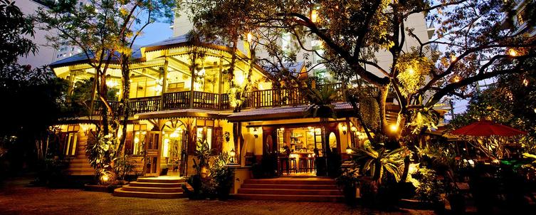 Hemingway's Bar And Restaurant In Bangkok