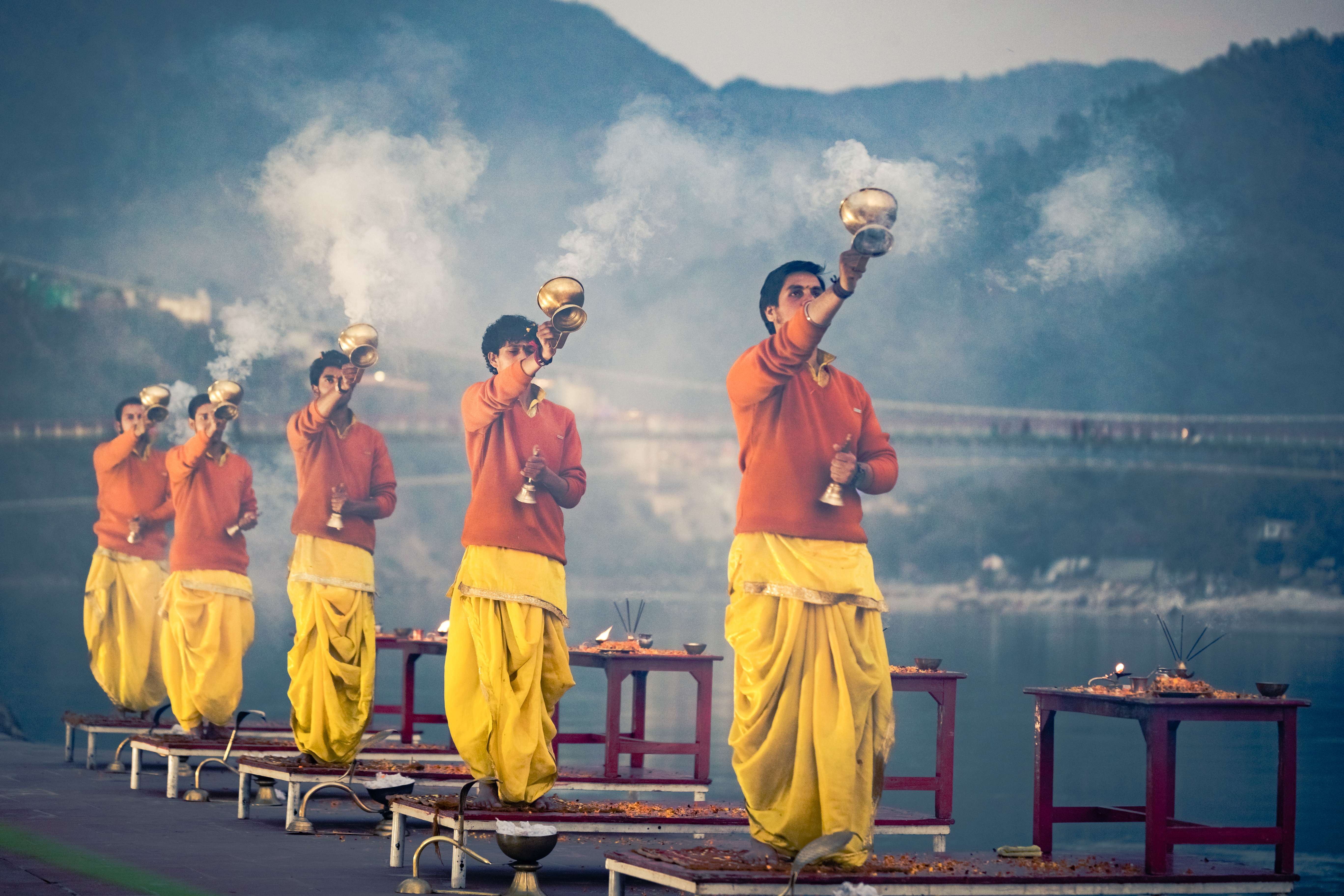 Witness the mesmerizing Ganga Aarti at Triveni ghat, Rishikesh