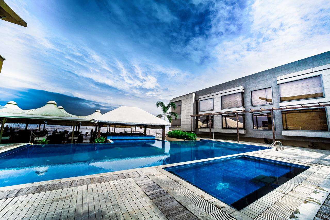 The Gold Beach Resort Image