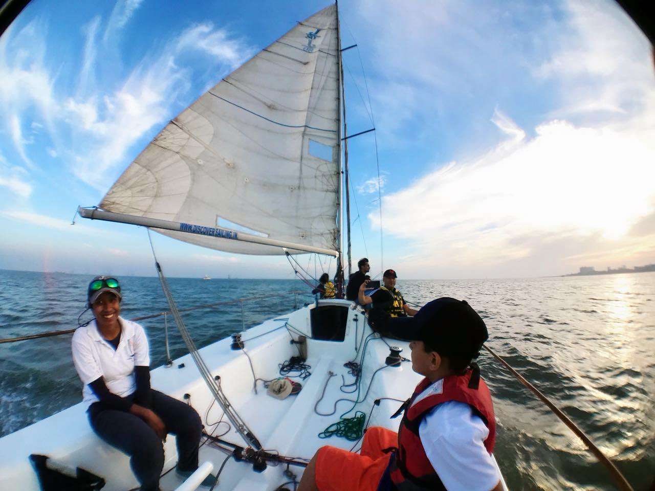 Sailing In Mumbai Image