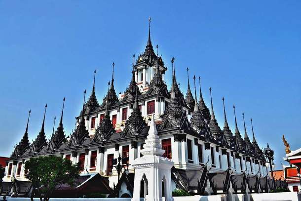 Old Town City Tour of Bangkok with Wat Suthat, Wat Saket & Wat Ratchanadda