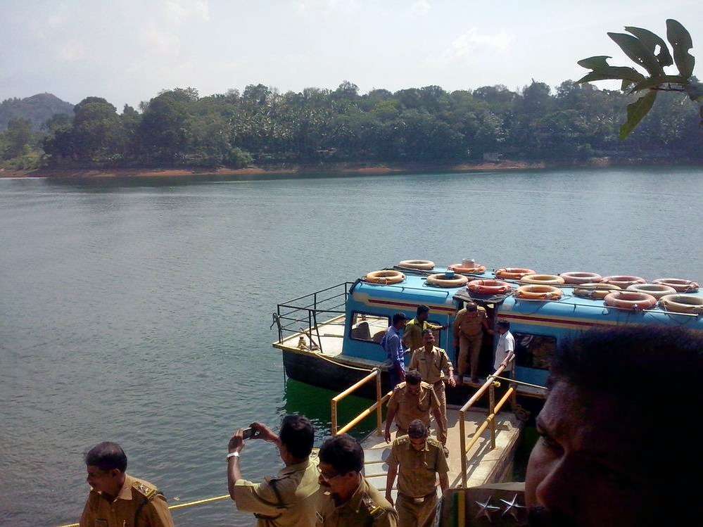 Neyyar Dam Boating Image