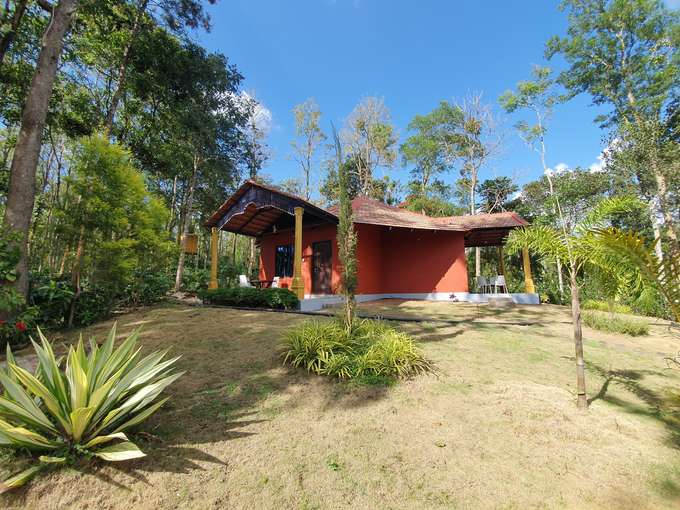 Homestay Cottages With Swimming Pool Into The Woods Sakleshpur