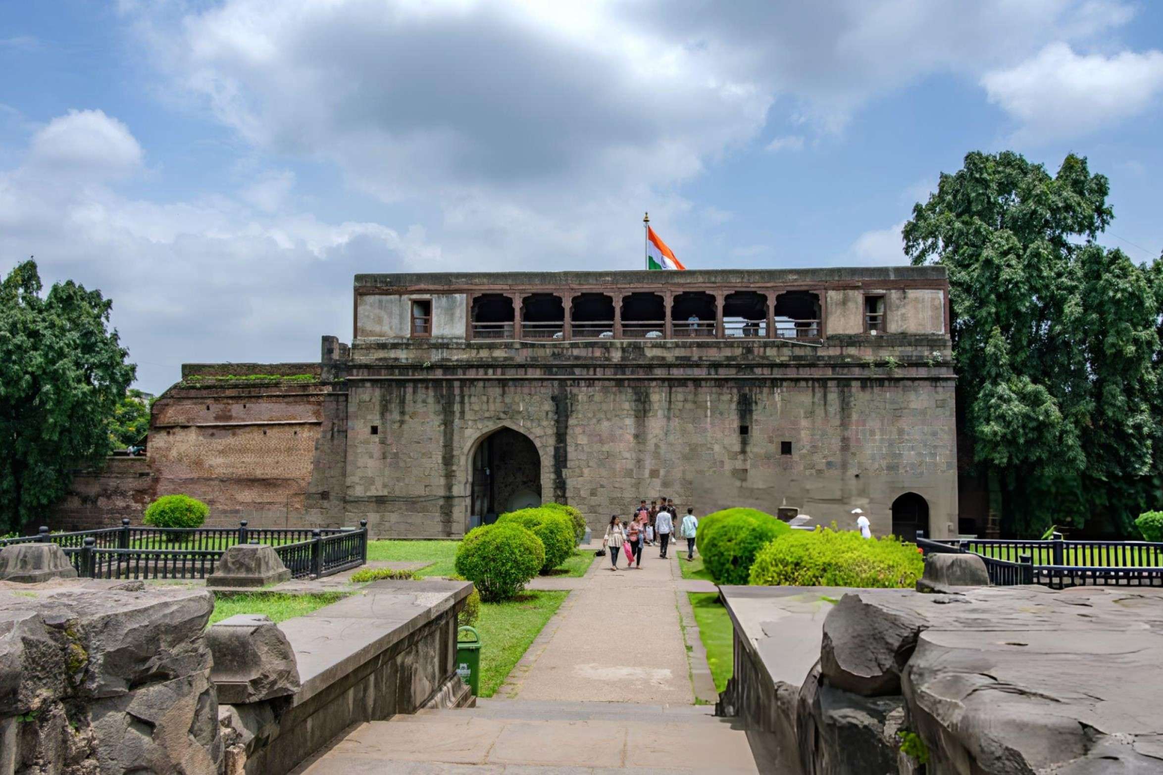 Explore the grandeur of Shaniwar Wada Fort, a historic symbol of Maratha power