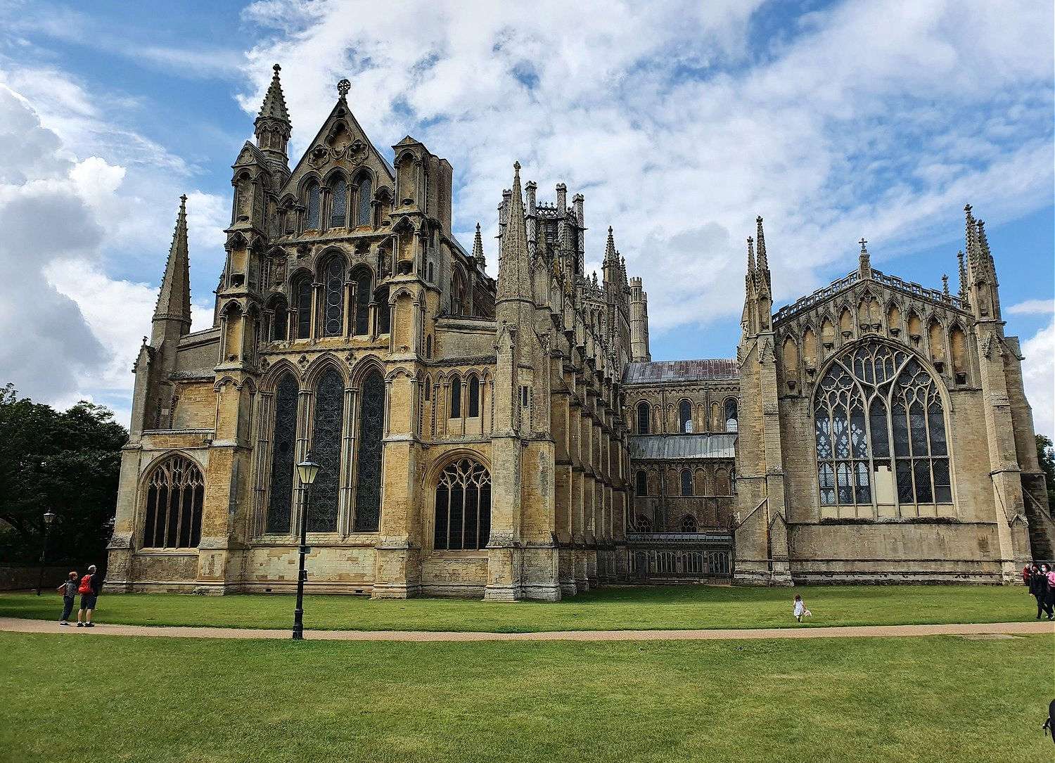 Experience a peaceful day at the Ely Cathedral in Cambridge