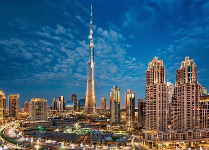 Marvel at the stunning beauty of the Burj Khalifa