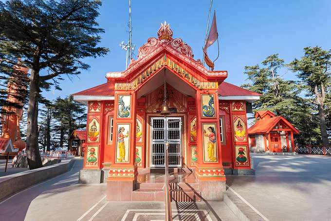 Enjoy an 8-hour scenic journey through Kufri’s top attractions like Jakhu Temple