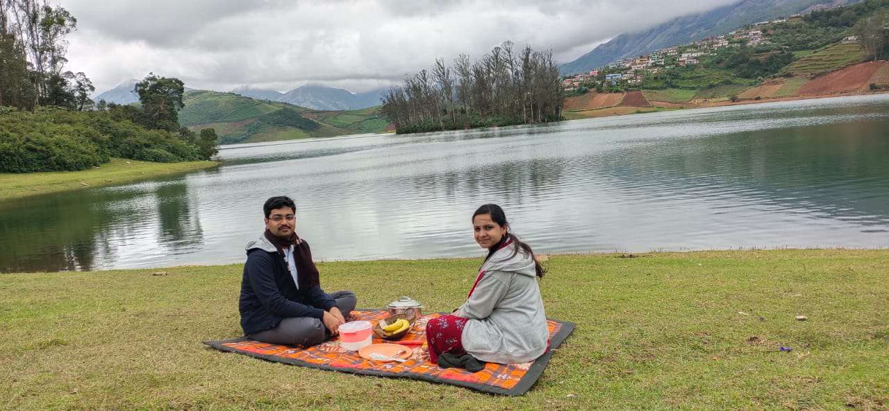 Lakeside family picnic