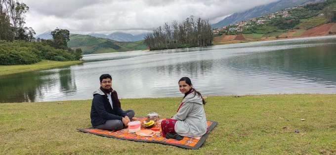 Lakeside family picnic