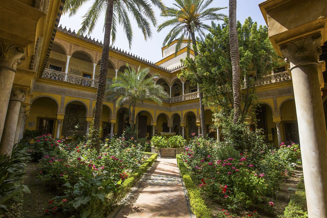 Explore the beautiful Palacio de las Duenas
