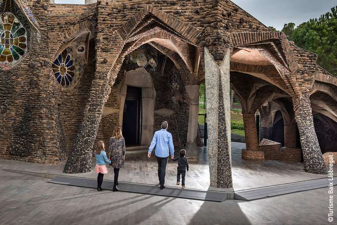 See the detailing of the amazing artwork by Antoni Guella