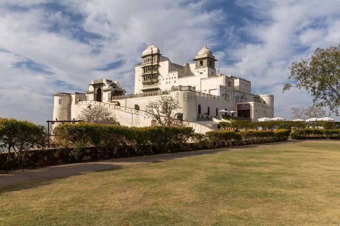 Go for 1.5 hour tour of the Sajjangarh Palace in Udaipur