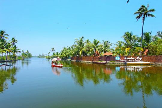 Kondai Lip Backwater Heritage Resort  Image