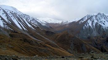 Xm7w9kndbfykyv5nwaet0yi8rjjs alma arasan valley, pik tourisov on left (3991855779)