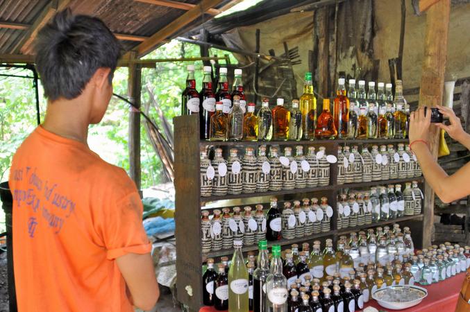 Whiskey Village (Ban Xang Hai)