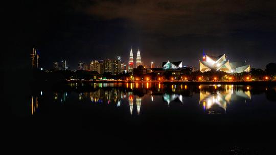 Kl Hop On Hop Off Bus Night Tour Image