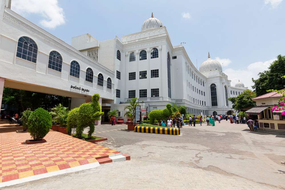 Hyderabad Tour Package From Mumbai Image