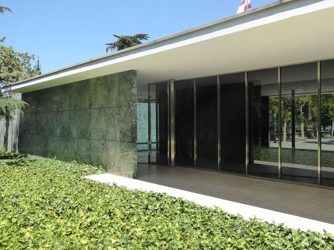 Get amazed by watching most influential work of architecture