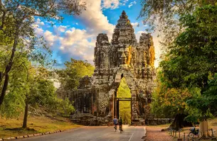 Visit the Angkor Thom South Gate