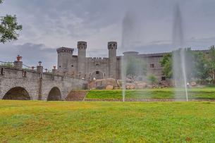 Y0phs04u1ow383wu0e3lp47zjvnd castle1