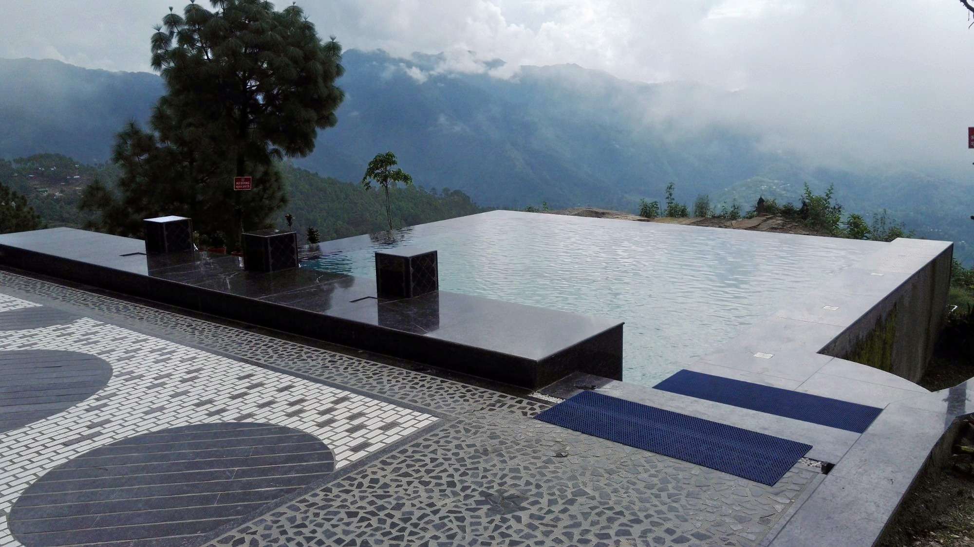 Blue Pine Resort Lansdowne Image