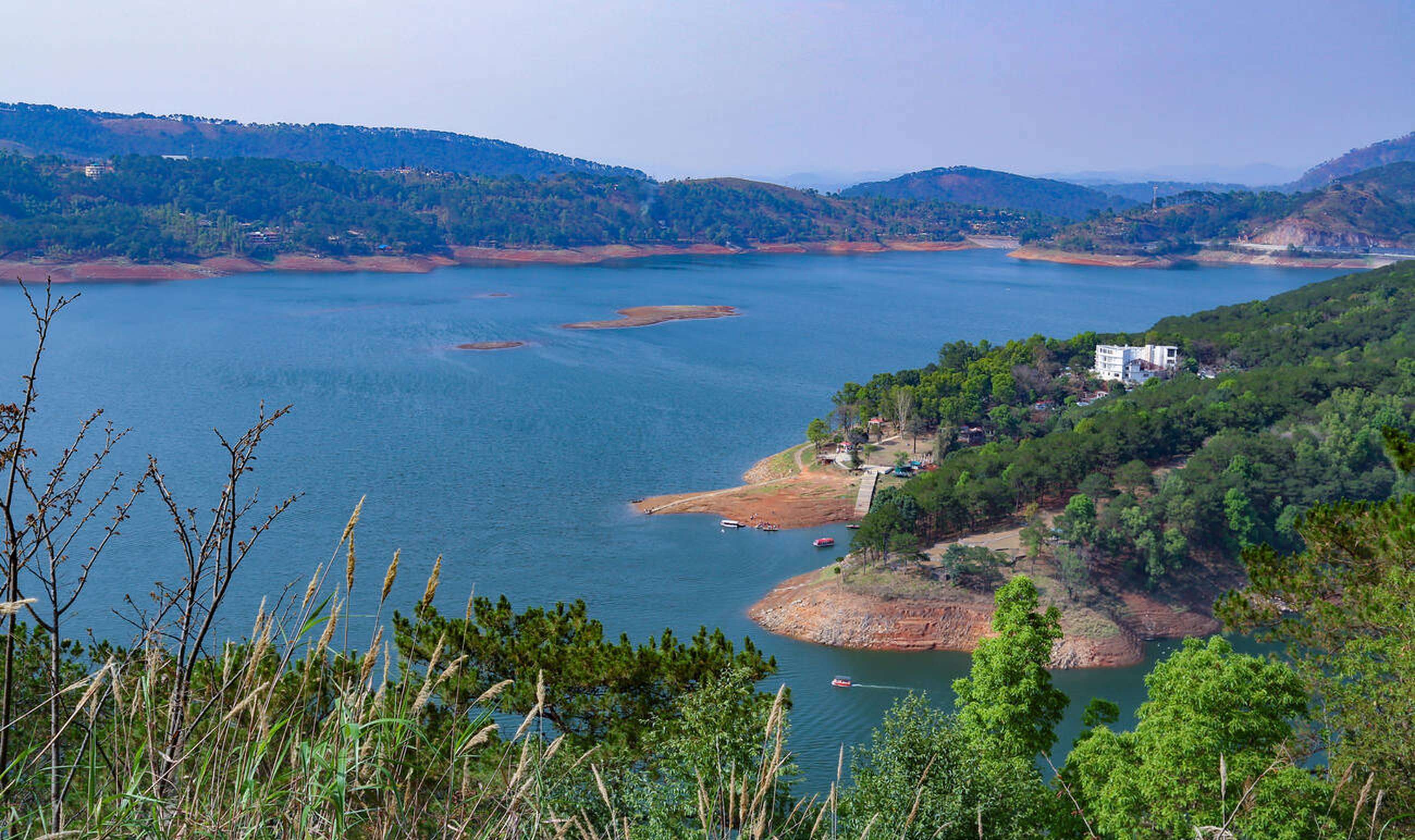 Go on a 8-hour Shillong city tour & visit the serene Umiam Lake along with other attractions